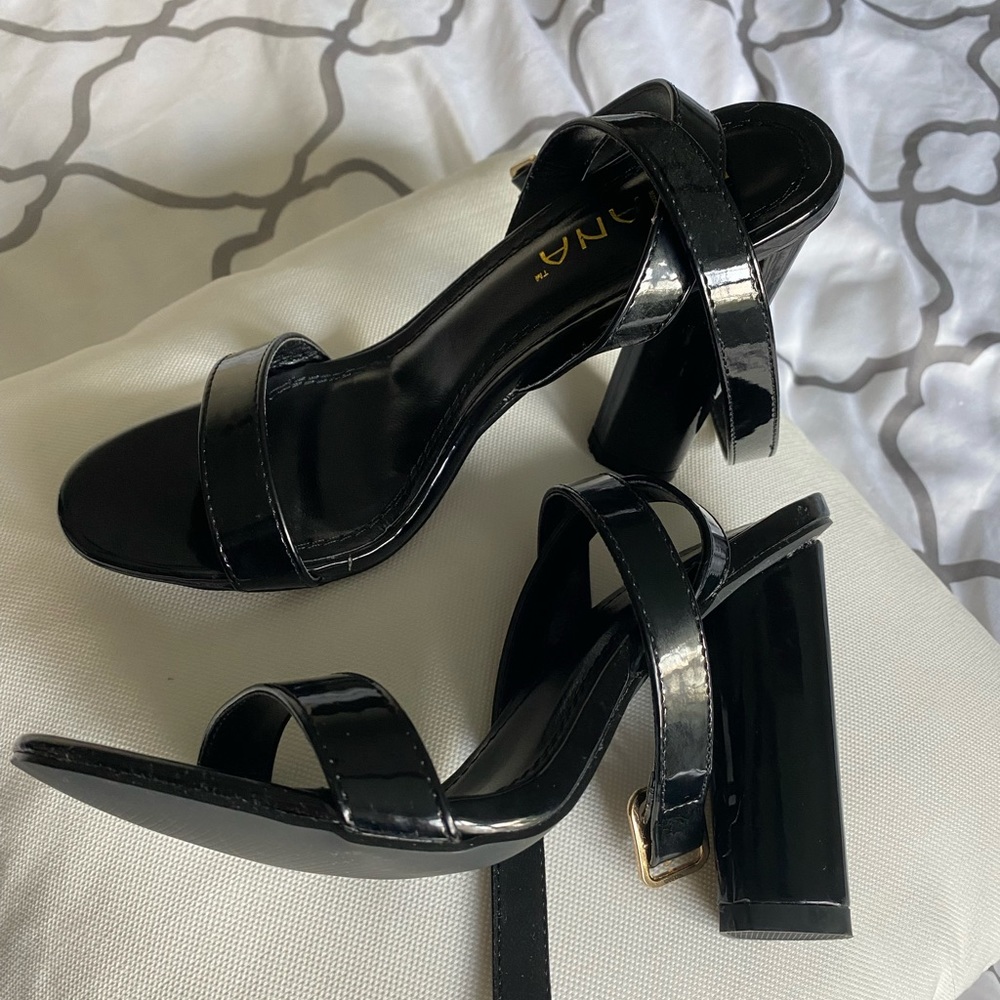 Women block heeled black Sandal , Never used !!NEW without box